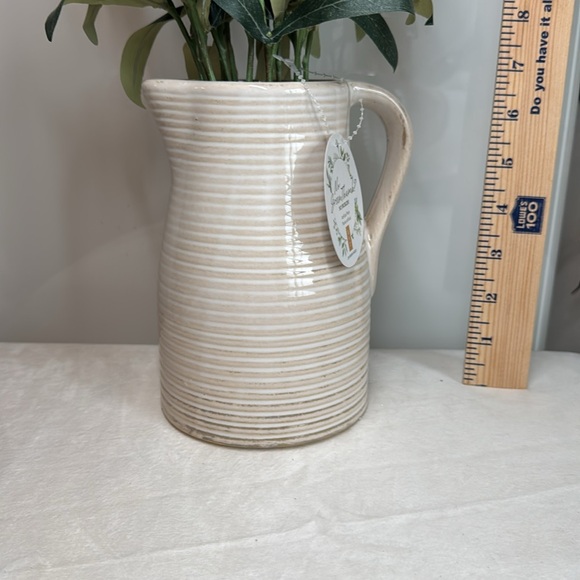 Faux greenery and vase - Picture 2 of 4